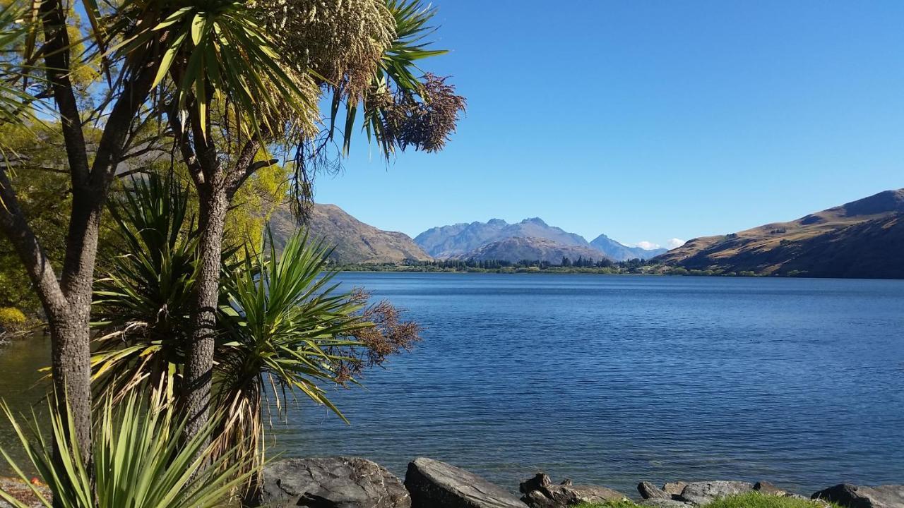 Hawea Heaven: Superking Beds + Hot Tub + Mountain Villa Wanaka Bagian luar foto