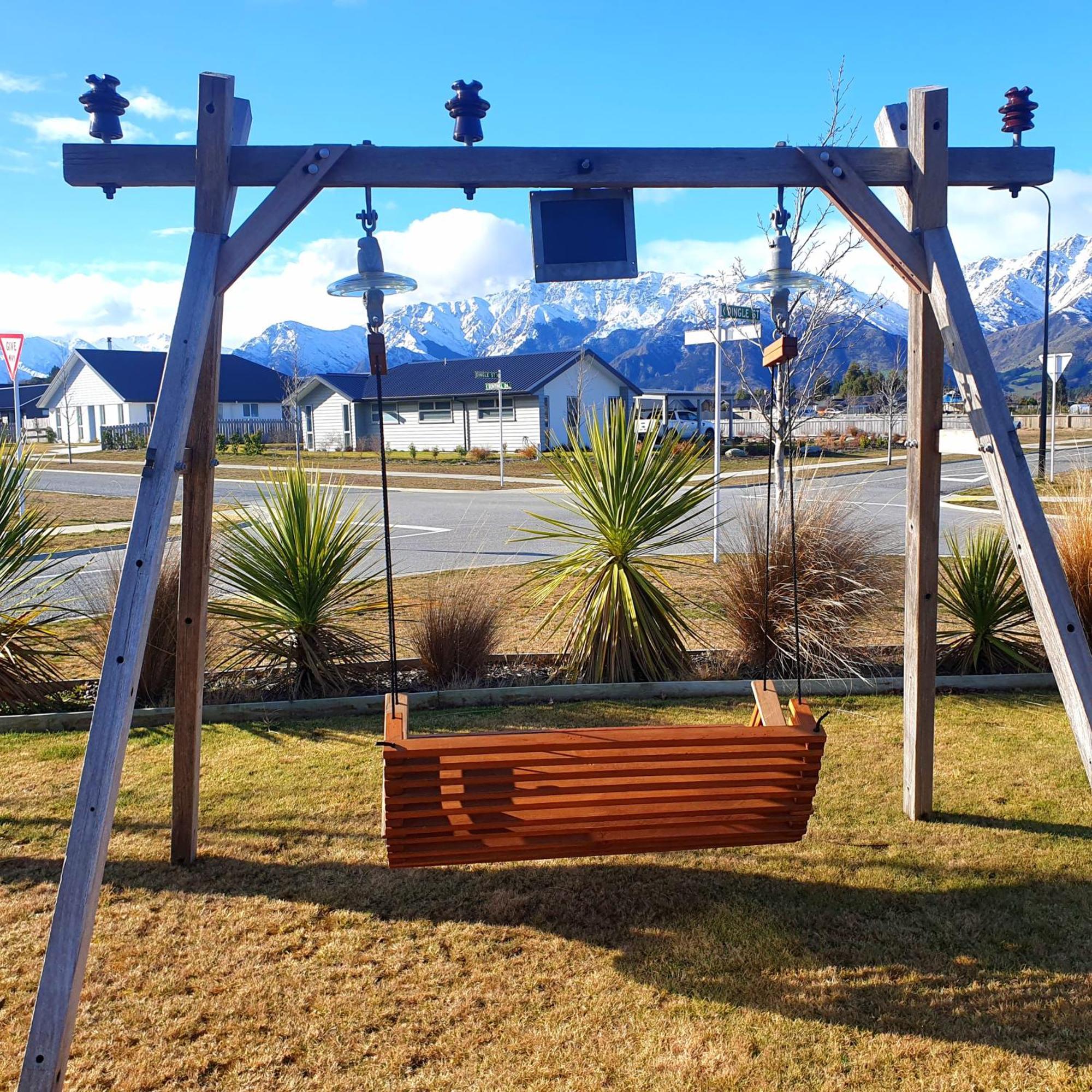 Hawea Heaven: Superking Beds + Hot Tub + Mountain Villa Wanaka Bagian luar foto